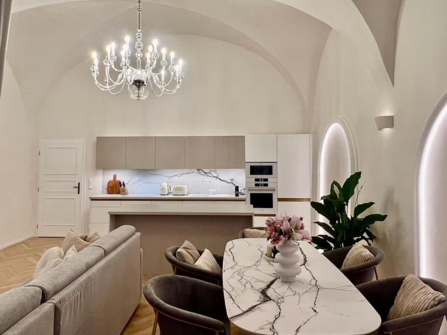 Arch Iv. Apartment Prague Exterior photo