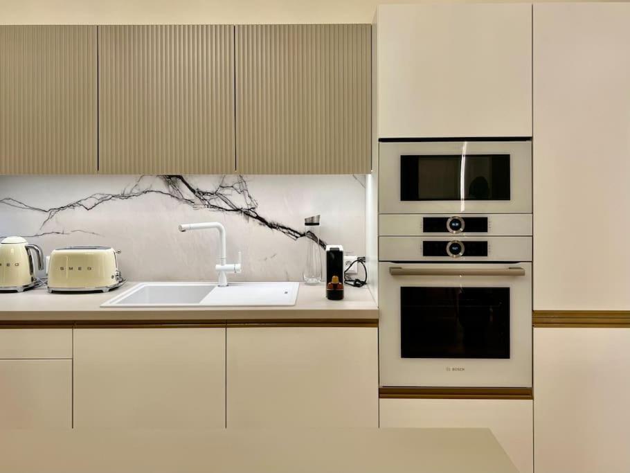 Arch Iv. Apartment Prague Exterior photo